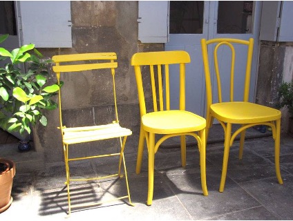 3 scaune vopsite galben